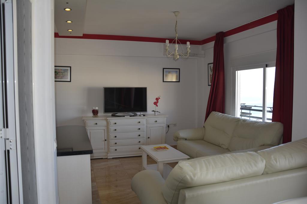 Apartamentos Mediterraneo Marbella Exterior photo